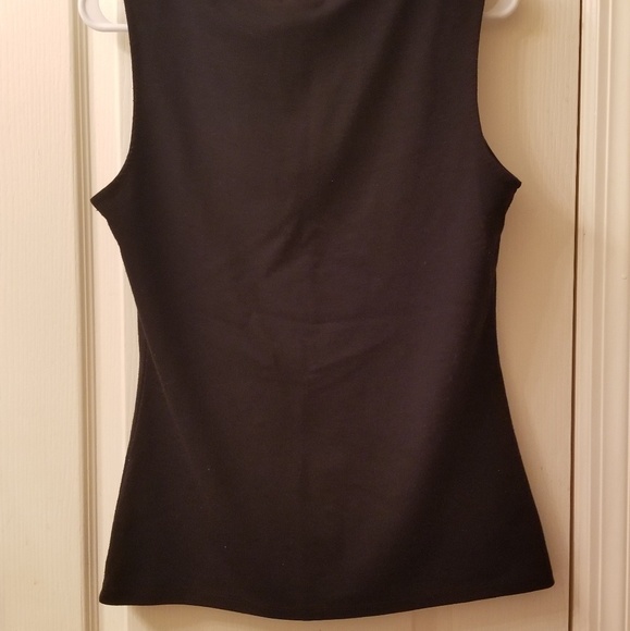 Fitted black tank top - Picture 3 of 3
